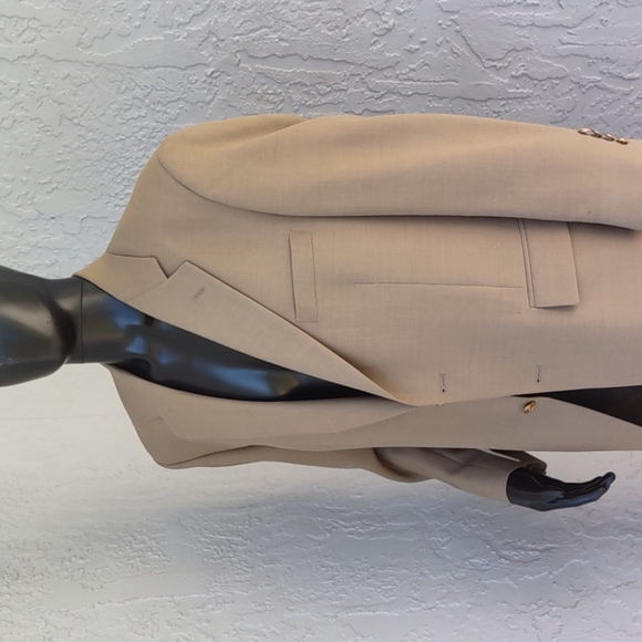 WIMBLEDON OF ENGLAND MEN'S VINTAGE GOLD BUTTON LUXURY BLAZER (COSTA RICA) - Picture 11 of 17